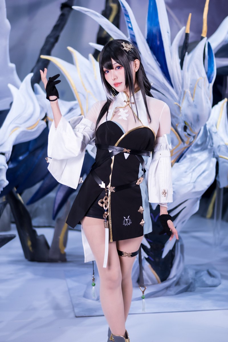 Kuro Games -鳴潮- (@Wuthering_Waves  / @WW_JP_Official )
白蓮：Elyさん (@Ely_eee )

撮影させて頂きました
立ち振る舞いから所作の一つ一つが本当に綺麗で凄かったですわ...😇

#TGS2023 https://t.co/dLfH7lGsJE
