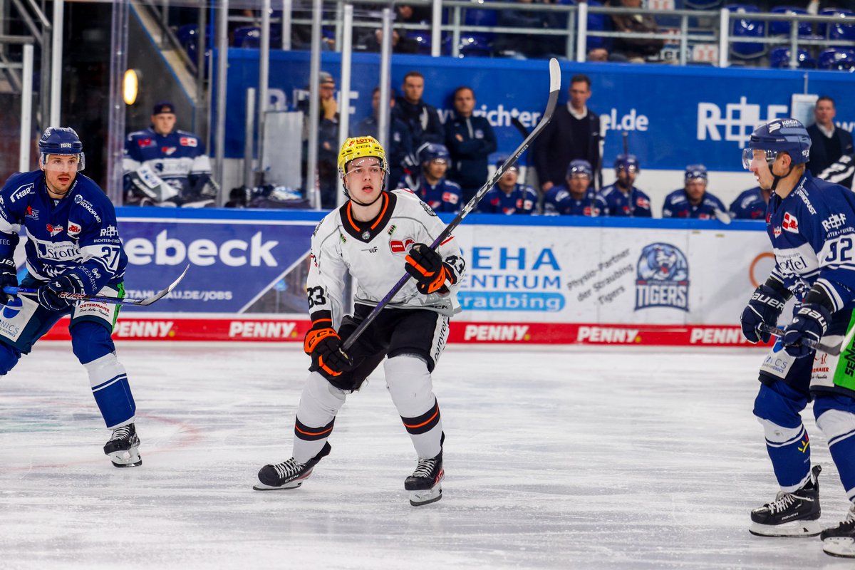 loewenfrankfurt's tweet photo. Spielende:
Ohne Punkte geht's zurück an den Main.
Am Mittwoch (19:30) heisst es Derbytime in der Eissporthalle gegen die Adler. 🔥 Wir zählen auf euch💪🏼🔥
#STRFRA 2:0
#loewenfrankfurt #gemeinsambruellen #bembelhockey #eishockey #hockey #del #pennydel https://t.co/oUdBh0lu2q