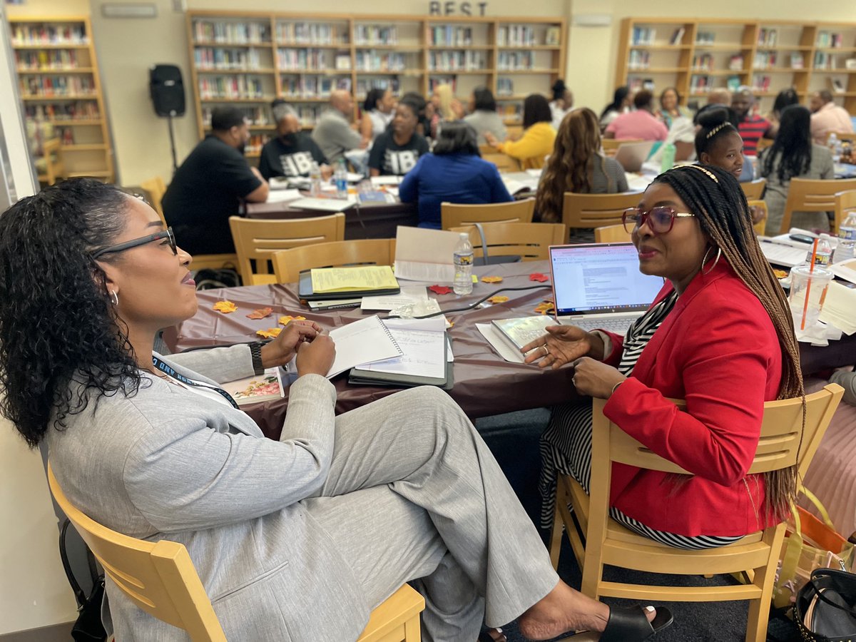 ShellyGoodrum's tweet image. What an awesome day! Mays, Single Gender &amp;amp; Non-traditional principals &amp;amp; instructional coaches engaged in a powerful day of learning! Thank u🙏 @AMusanteCoach @jimknight99 @CoachingPD for the partnership! @apsupdate #thework Thank you @ahrosser for your support!