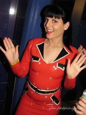 Man this was another life. Fetish Factory anniversary weekend&hellip; 2007? 2008? #latex #latexdress https://t<a href="/tag/latex"class="tags"><span>#latex</span></a><a href="/tag/latexdress"class="tags"><span>#latexdress</span></a>
