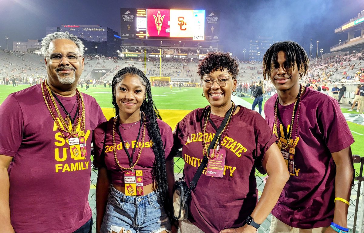 Omegabruh's tweet photo. ASU vs USC
#asufamily #asufamilyweekend https://t.co/oHZ5n5uo7c