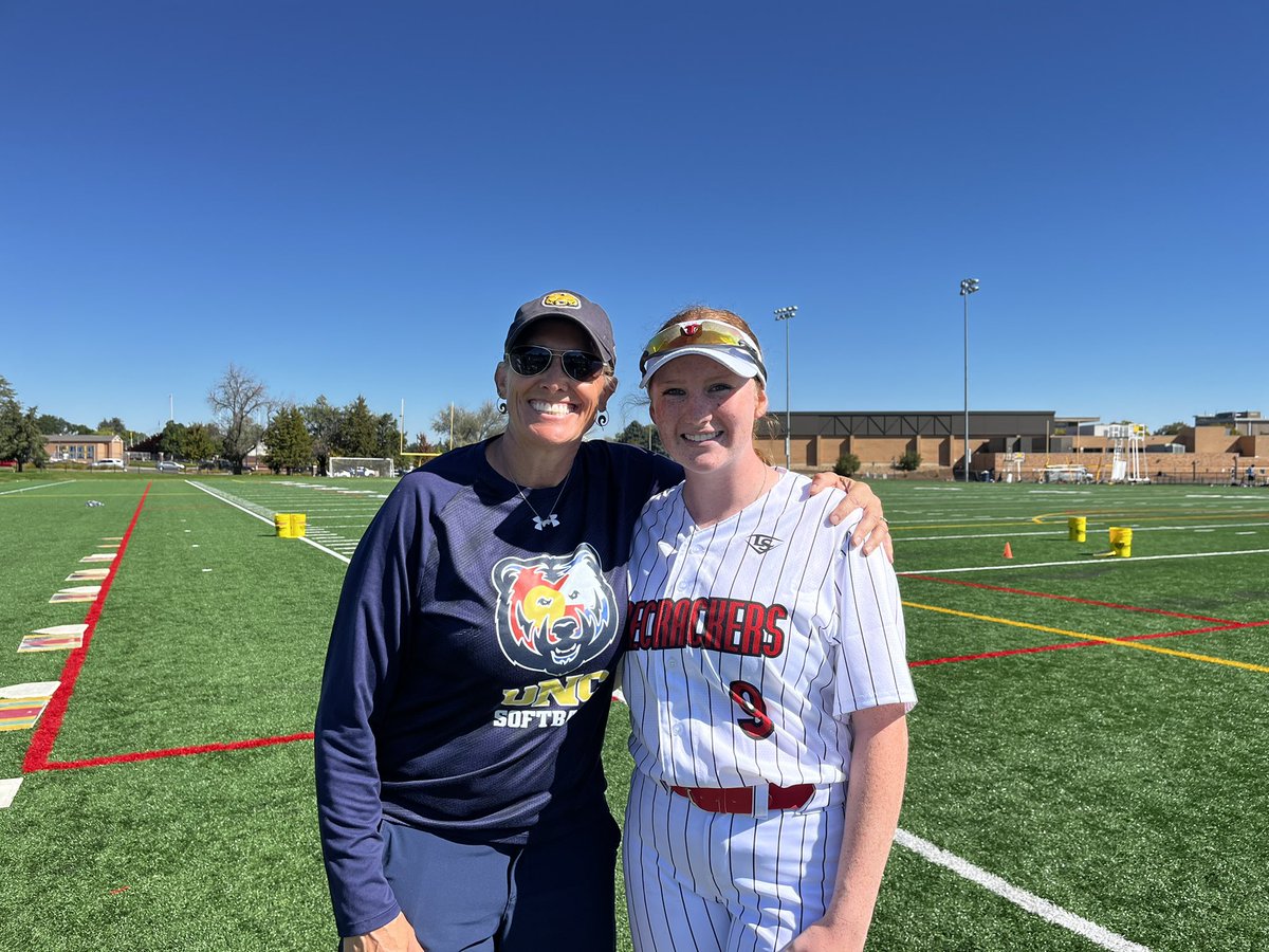 Thank you so much to the coaches a UNC for hosting a great camp I had a great time! <a href="/UNC_BearsSB/">UNC Bears Softball</a> <a href="/DedeannPH1/">Dedeann Pendleton-Helm</a> <a href="/coach_simm/">Harold Simmons</a> <a href="/FirecrackerGale/">Firecrackers Gale</a>