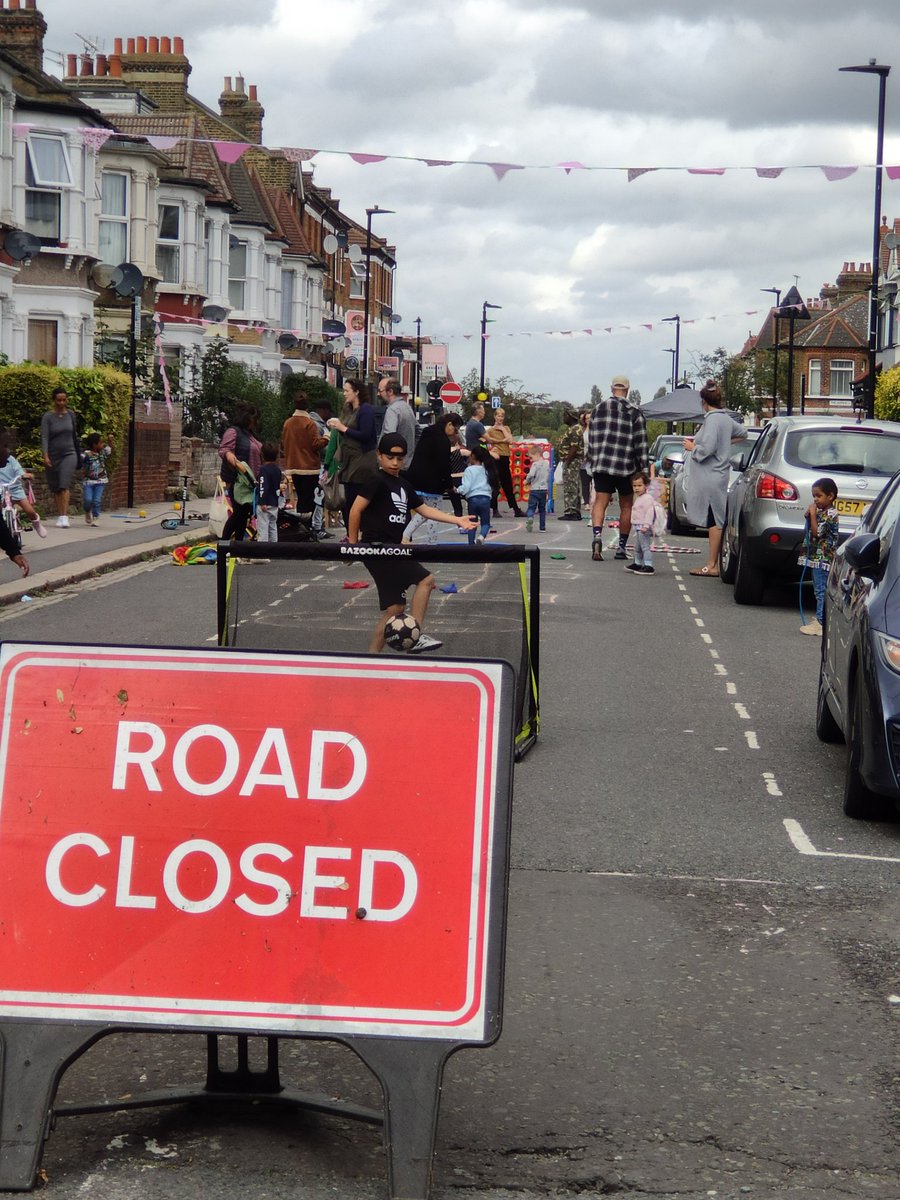Seen in Tottenham today! Just one of more than 100 streets in London open for fun to mark #CarFreeDay2023 #playstreets