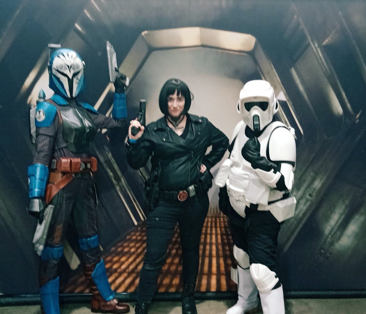 MultifandomCos1's tweet photo. #elizabethsherman #lizsherman #hellboy #hellboy2thegoldenarmy #hellboy2 #cosplay #501st #starwars #alabamacomiccon https://t.co/IFxUopg7Fw