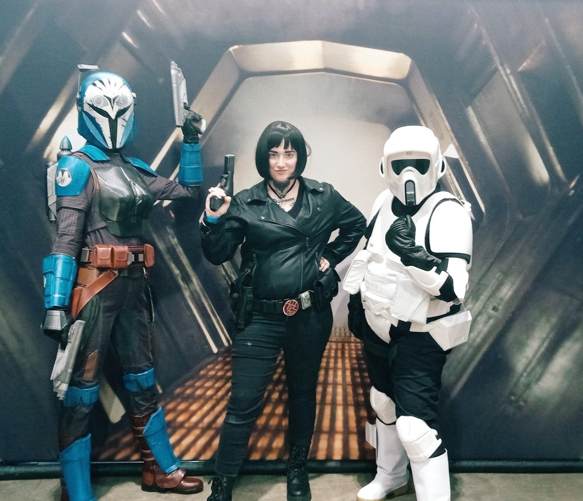 MultifandomCos1's tweet photo. #elizabethsherman #lizsherman #hellboy #hellboy2thegoldenarmy #hellboy2 #cosplay #501st #starwars #alabamacomiccon https://t.co/EBRr0ISo11