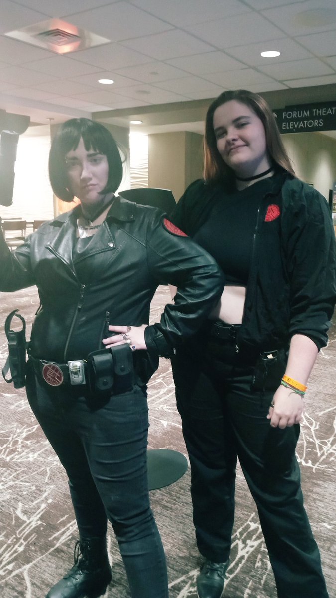 MultifandomCos1's tweet photo. I found exactly One other Liz cosplayer 🔥

#elizabethsherman #lizsherman #hellboy #hellboy2thegoldenarmy #hellboy2 #cosplay #alabamacomiccon https://t.co/bzEzw6OtAr
