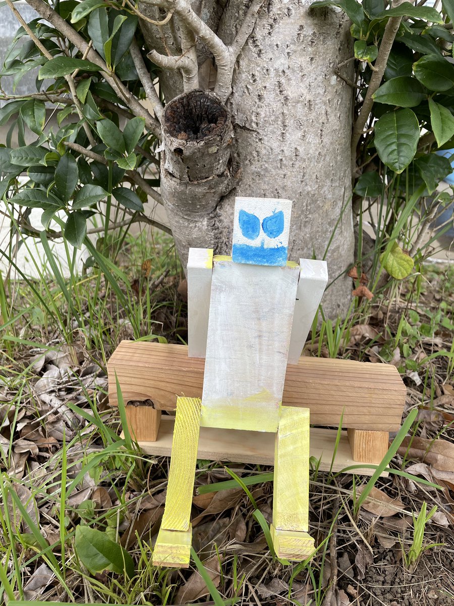 児童養護施設一宮学園にて
アートワークの日でした。

木で作ったロボット。

ずっと遊んでくれてた。

ありがとう！

ここに来るのがいつも楽しみなのです。