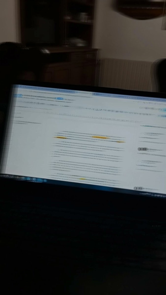 aida__marti's tweet image. Dándole el último empujón a Lo que dura un parpadeo (#ProyectoM) ✌🏼