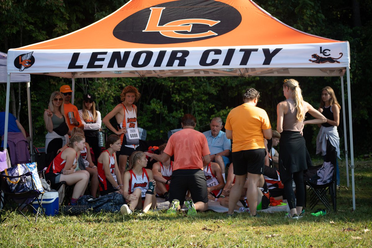 LCPanthersTrack's tweet image. LCHS Cross Country participated in a 40 school meet at Cherokee Blvd, Knoxville on SAT 24th @NewsHeraldSport @LCPanthers