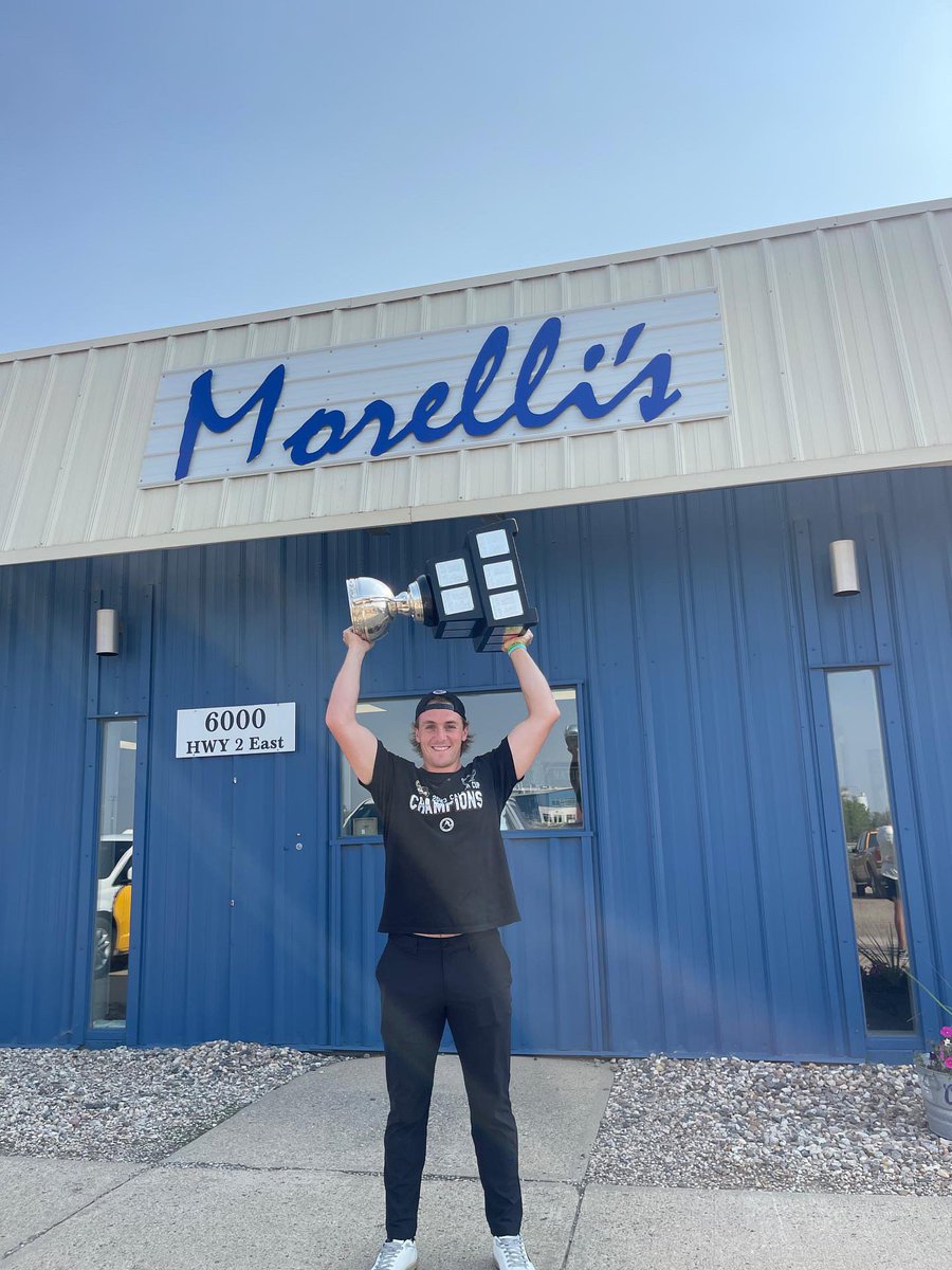 TheHersheyBears's tweet photo. Before making his way to his new stomping grounds in Vegas, @Morelli21 was sure to have his day with the Cup! https://t.co/DRsCduZluJ