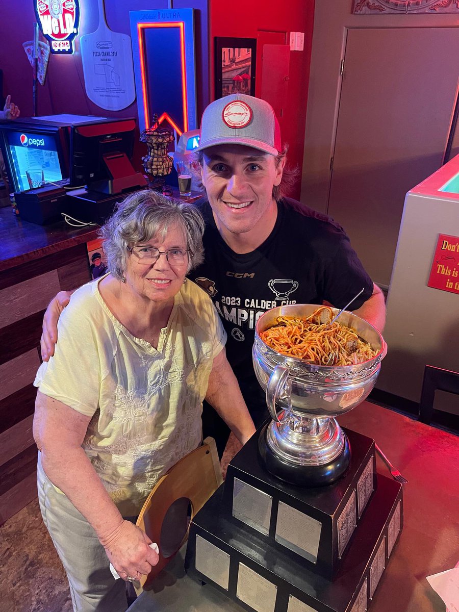 TheHersheyBears's tweet photo. Before making his way to his new stomping grounds in Vegas, @Morelli21 was sure to have his day with the Cup! https://t.co/DRsCduZluJ