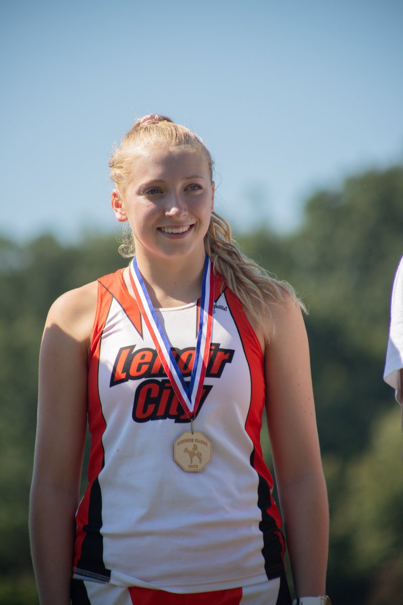 LCPanthersTrack's tweet image. Sawyer Grace Simmons - again a Medalist - leading the girls with a 16th place overall of 208, including some from upper east TN and Arlington from Memphis