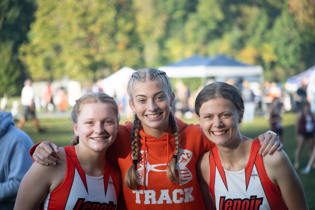 LCPanthersTrack's tweet image. Shelby, Chloe and Brooke all posted season best times