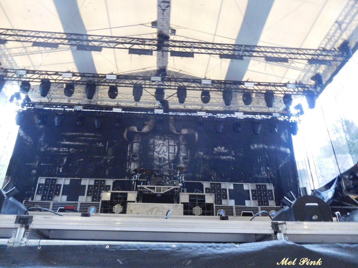 Konzertgeherin's tweet photo. 23. September 2023

Völkerball - A tribute to Rammstein beim Indian Summer in Elspe

#Völkerball 
#AtributetoRammstein 
#Rammstein 
#IndianSummer 
#Elspe 

1/24 https://t.co/2yYk5KTbOj