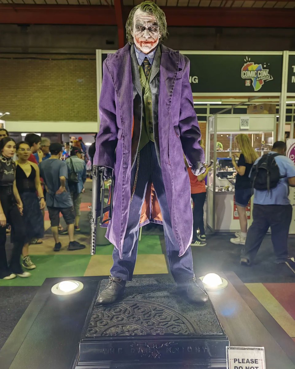 stumzaa_tm's tweet photo. I felt like a kid in a candy store🤣😂

#ComicConAfrica https://t.co/JJM2Yo757r