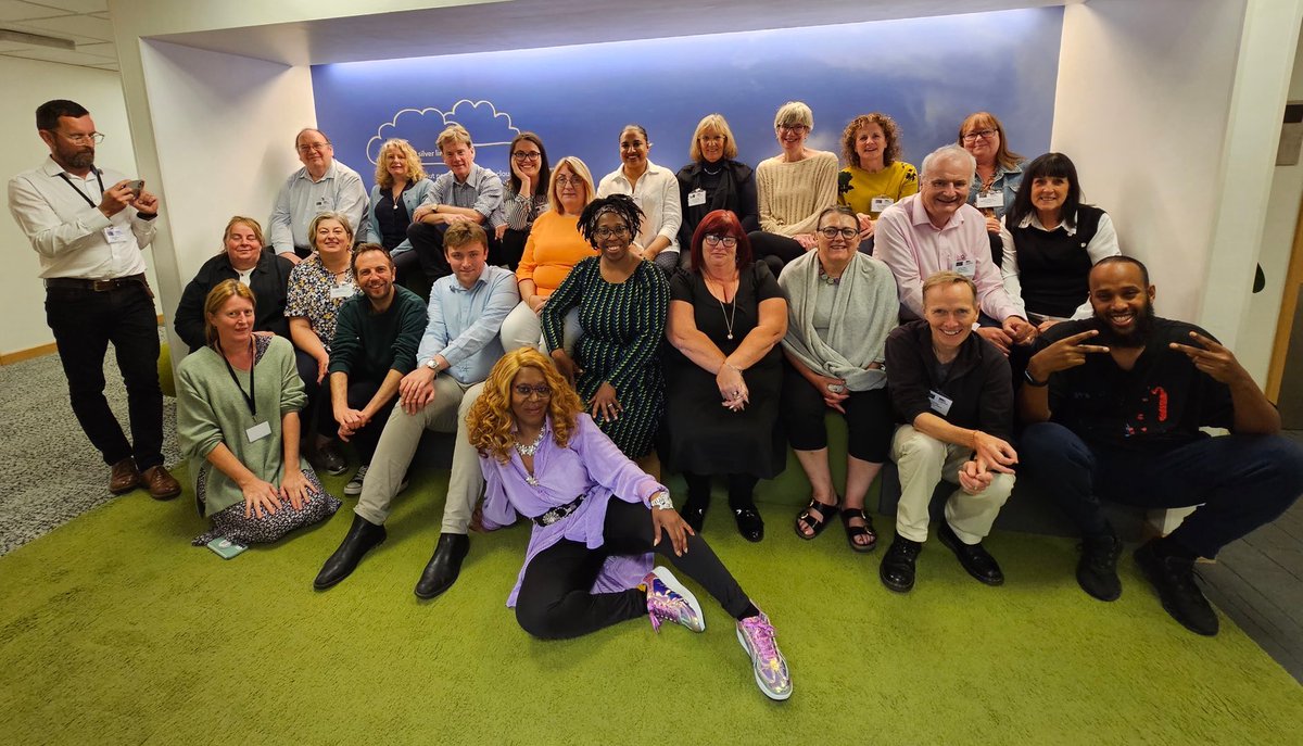 Thanks to @bryony1963 @PriorNeil & @CllrGillianFord &Sarah Rouse for a brilliant start to @LGAcomms Leadership Academy Prog 215. Also Thanks to the brilliant cllrs of LA 215 for making it such a fun & enjoyable module & being such great company to all