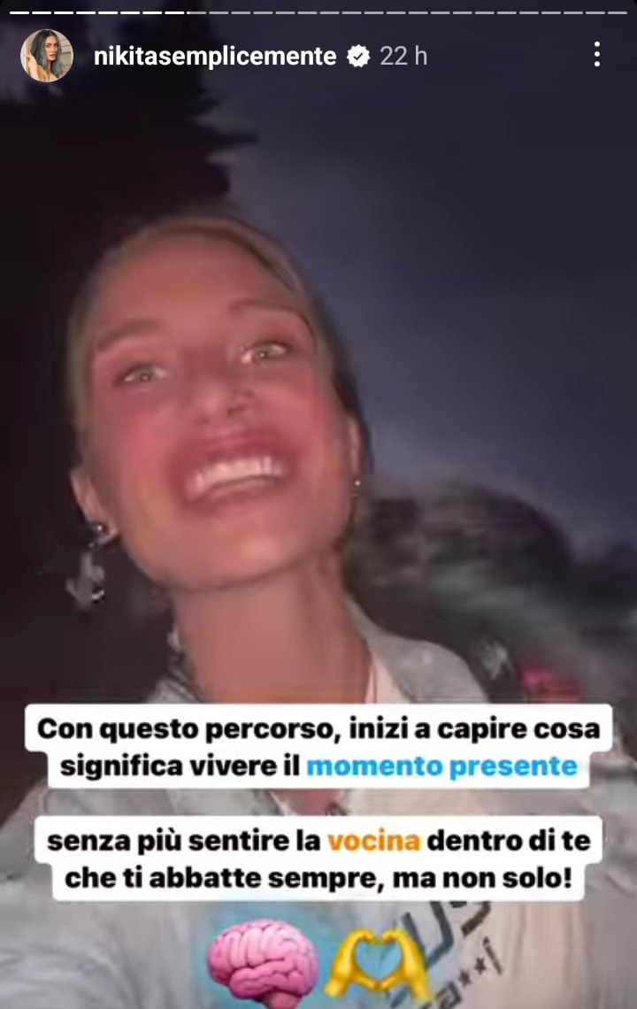 its_Cazzimmosa's tweet photo. Capisco che esiste la selezione naturale, ma mi va comunque di darvi un consiglio. Se avete uno di questi problemi affidatevi a persone che hanno studiato per questo, che hanno una laurea in psicologia e non ad una che ha vinto il gf https://t.co/9RRDG5vgKH