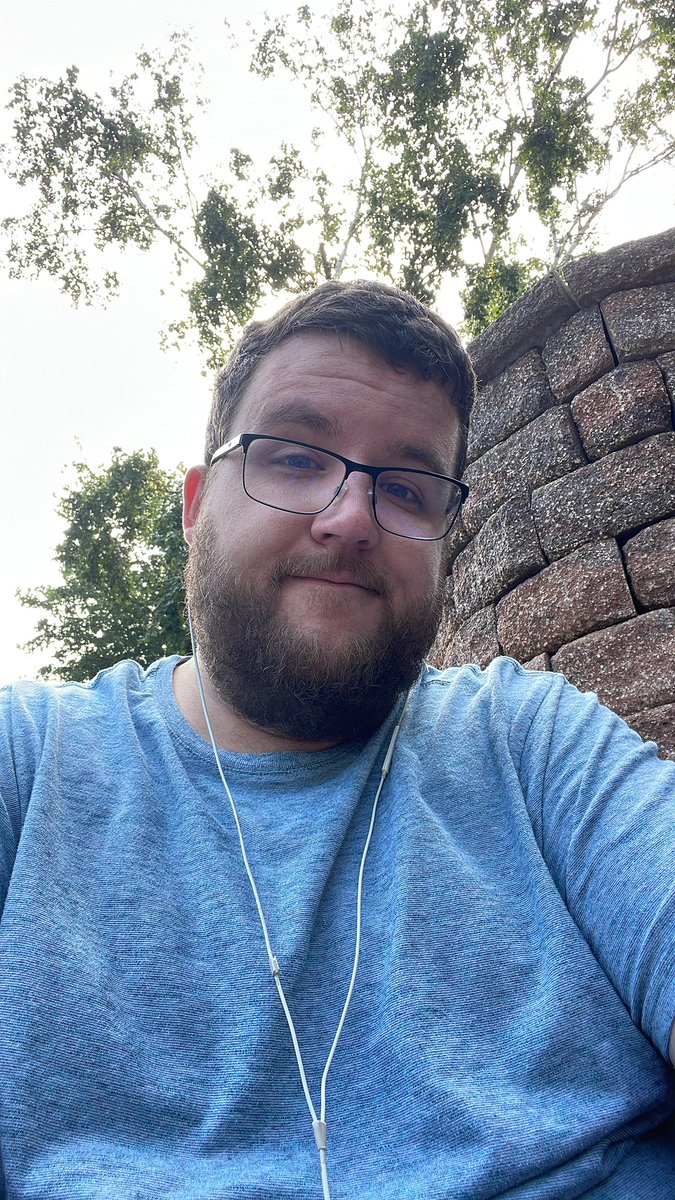 Hope everyone is having a great lazy Sunday! Also, not sure why we are sharing our height recently, but I’m 6’3 if that does anything for anybody. 😅