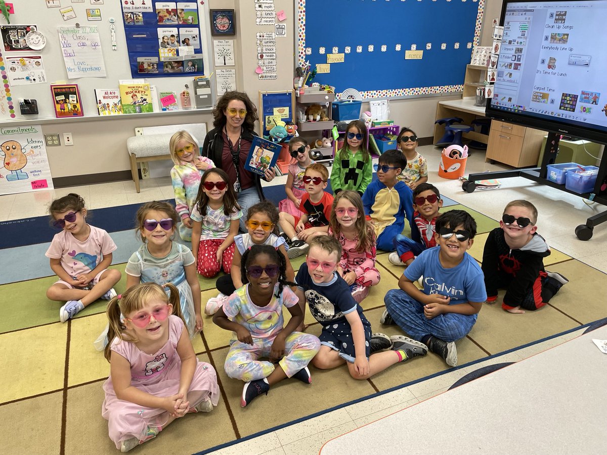 Gina (@gruppenkampbcps) on Twitter photo We read Shubert Sees the Best and used our heart shape glasses to see the best in each other! <a href="/HoneygoElem/">Honeygo Elementary</a> We read Shubert Sees the Best and used our heart shape glasses to see the best in each other! <a href="/HoneygoElem/">Honeygo Elementary</a>