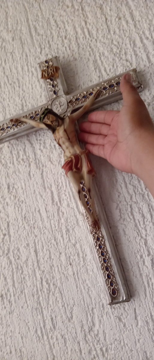 esvegra's tweet photo. Al asumir y comprender que Cristo me ha tendido su amistad en todo momento y que en esa afectividad entre ambos surge el llamado que recibo al sacerdocio, hoy puedo responder con mayor amor y amar con mayor plenitud. #CristoEsMiAmigo #YoSoyAmigoDeCristo https://t.co/FtrsbdKeIx