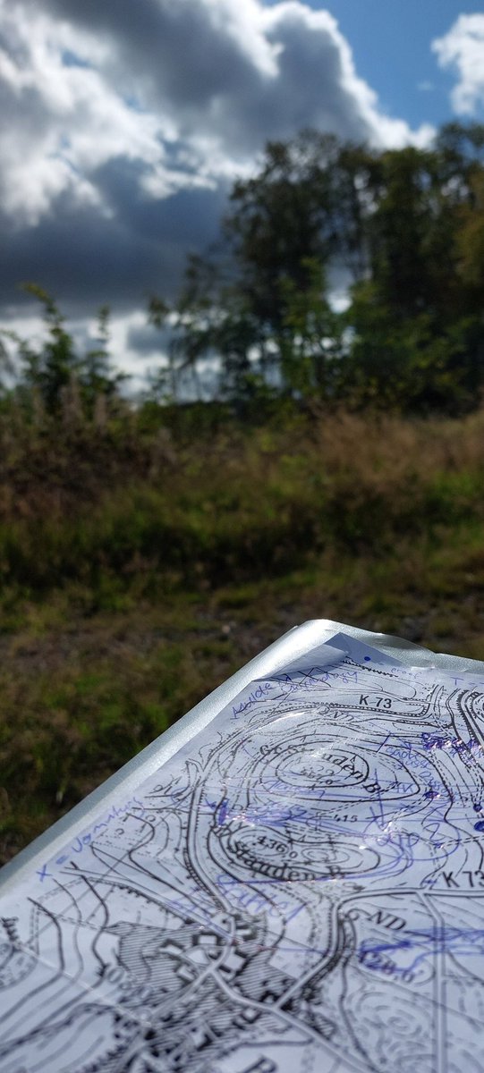 Oshin_Alagi's tweet photo. 14 Days in the field. Anstregend aber cool
 
We've been walking every day looking for boundaries between Alum shale formation, Slate, Kieselkalk (chert with carbonate) and Dasberg Formation in Benkenhaus region, Sauerland, #Germany for #Mapping. 

#geology https://t.co/JAQuUm6Dak