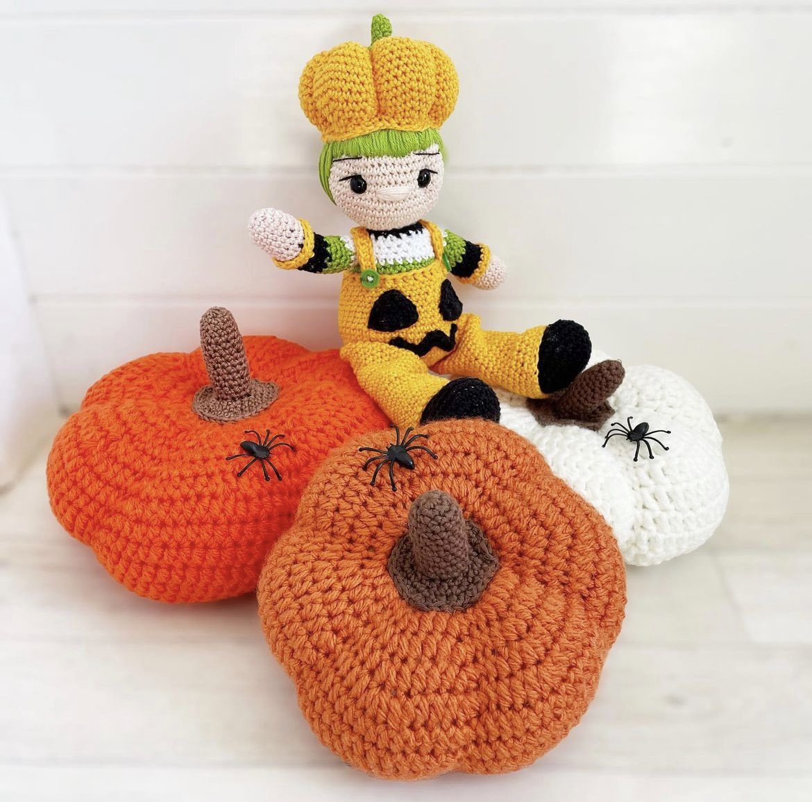 CraftEllies's tweet image. Meet Pumpkin Paul, a loveable, cheeky fella who loves this time of year. He’s dressed in his most favourite Halloween outfit

elliescraftboutique.patternbyetsy.com/listing/132104…

#crafthour #ukcraftershour #handmadehour #autumn #fall #amigurumi #crochetpumpkin