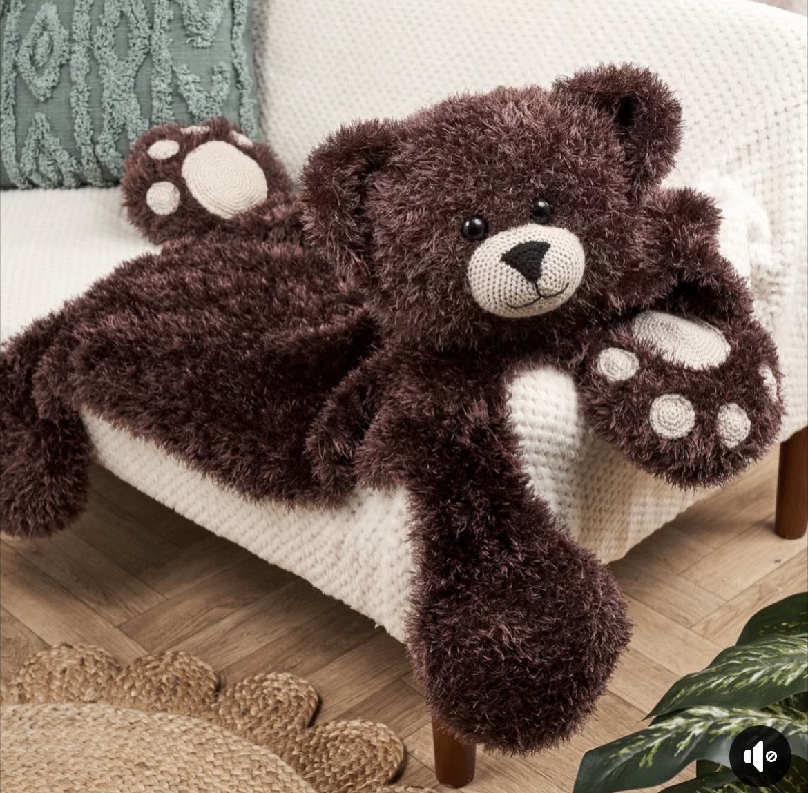 CraftEllies's tweet image. Have you seen the latest issue of @SimplyCrochet_ featuring my cuddly sofa bear pattern? It’s in issue 140, out now 🐻

pocketmags.com/simply-crochet…

#simplycrochetmagazine #crafthour #ukcraftershour #handmadehour #autumn #fall #crochetblanket