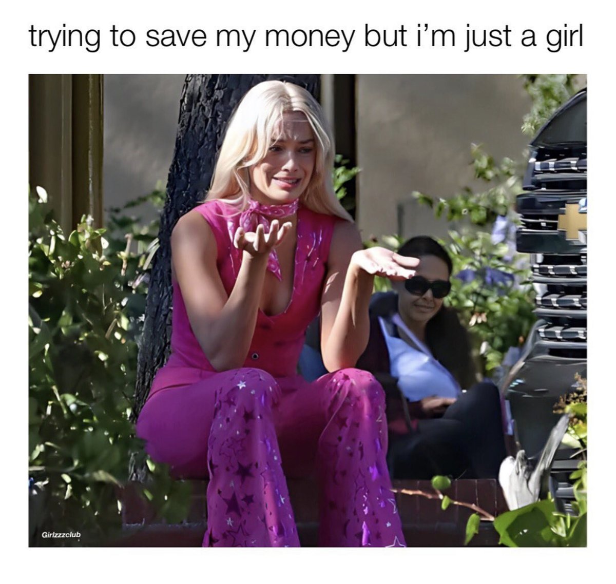 A girl who loves shopping 😔