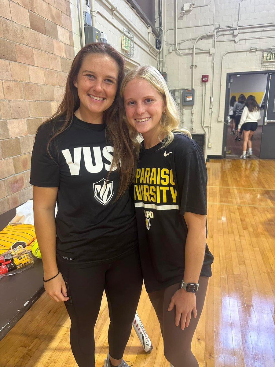 KyndalShively's tweet photo. Couldn’t have asked for a better weekend. Can’t wait to call this my home next year. ROLL BEACS💛🤎
@laneyj40 @MeagganP #valpo @havocsixers https://t.co/Rsmwn7sYkf