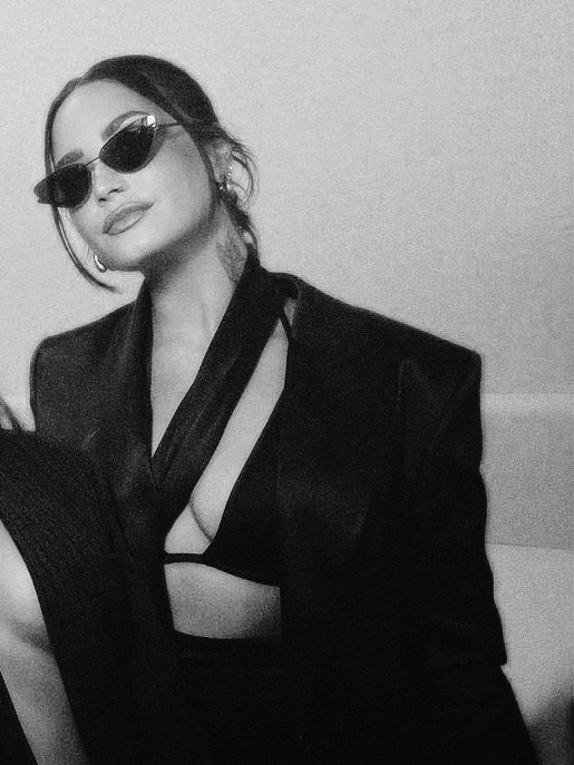 archivefordemi's tweet photo. obsessed with demi lovato. https://t.co/OMUlJgawL8