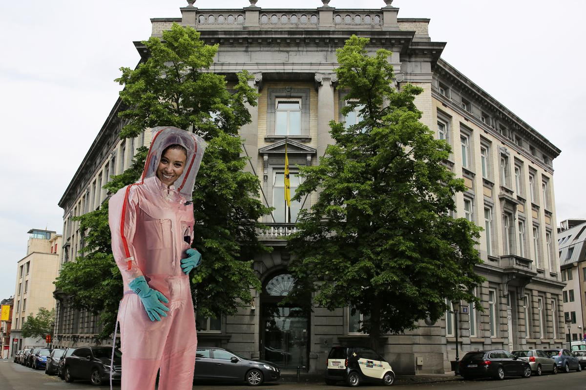 is_veel's tweet image. #El #Kaouakibi van @openvld gaat morgen naar het Vlaamse parlement.
Volgens haar "de meest toxische werkvloer in Vlaanderen".
Ze zal dan wel haar beschermingskledij aan doen, hoop ik. 
#vrtnws #vtmnieuws #terzaketv #deafspraakopvrijdag