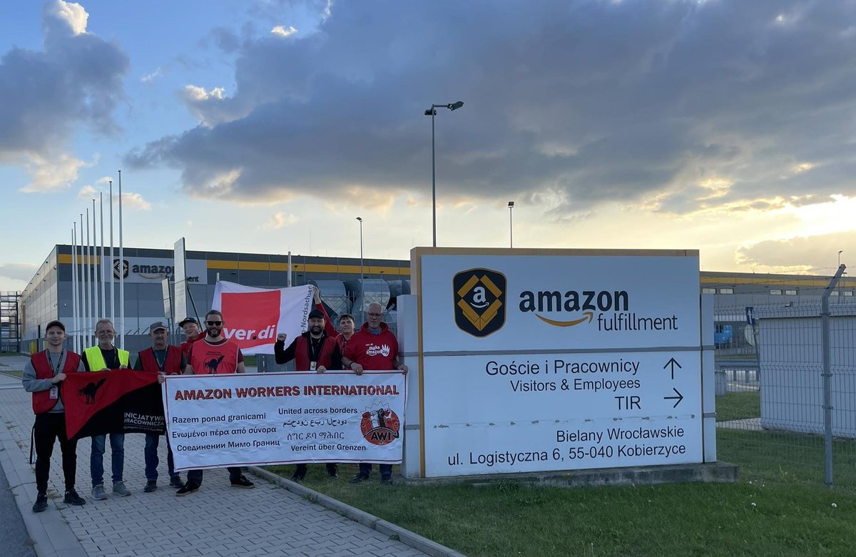 Amazon Workers International (@amazonworkersin) on Twitter photo Day 5. We tavelled to WRO2 & met <a href="/pracownicza/">OZZ Inicjatywa Pracownicza</a> workers. The warehouses here are bigger than in 🇩🇪. Approx. 3000 work here & in peak seasons 5000, many tempworkers from 🇺🇦. Many 📦 go to 🇩🇪 but wages are less than 50 % here. We fight for same standards in 🇪🇺. ✊ #makeamazonpay Day 5. We tavelled to WRO2 & met <a href="/pracownicza/">OZZ Inicjatywa Pracownicza</a> workers. The warehouses here are bigger than in 🇩🇪. Approx. 3000 work here & in peak seasons 5000, many tempworkers from 🇺🇦. Many 📦 go to 🇩🇪 but wages are less than 50 % here. We fight for same standards in 🇪🇺. ✊ #makeamazonpay