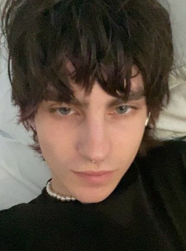themoclown's tweet photo. buonasera stronzetti. https://t.co/fxBnUw9ikN