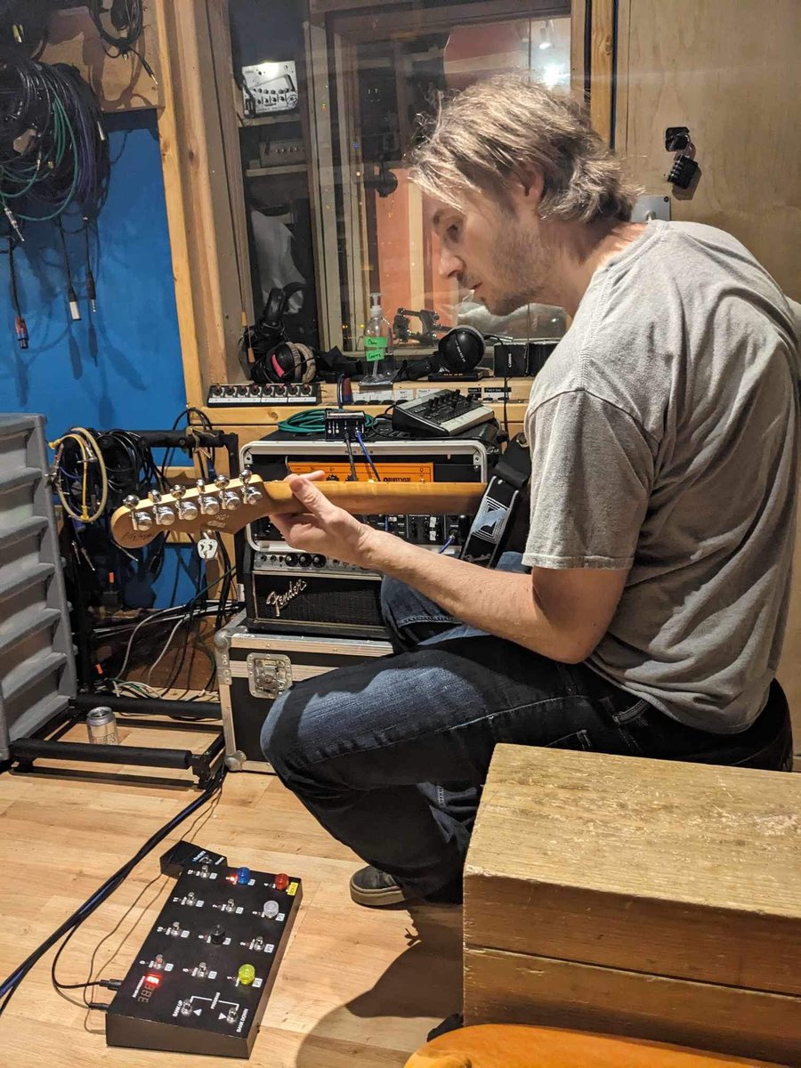 ChezzyWickWah's tweet photo. Spent the weekend recording @SmallPondRec with @HoneyShallow 

⚡️🥁⚡️

#inthestudio #musicians #riotgrrrl #recording #recordingstudio https://t.co/enNSUlwivG