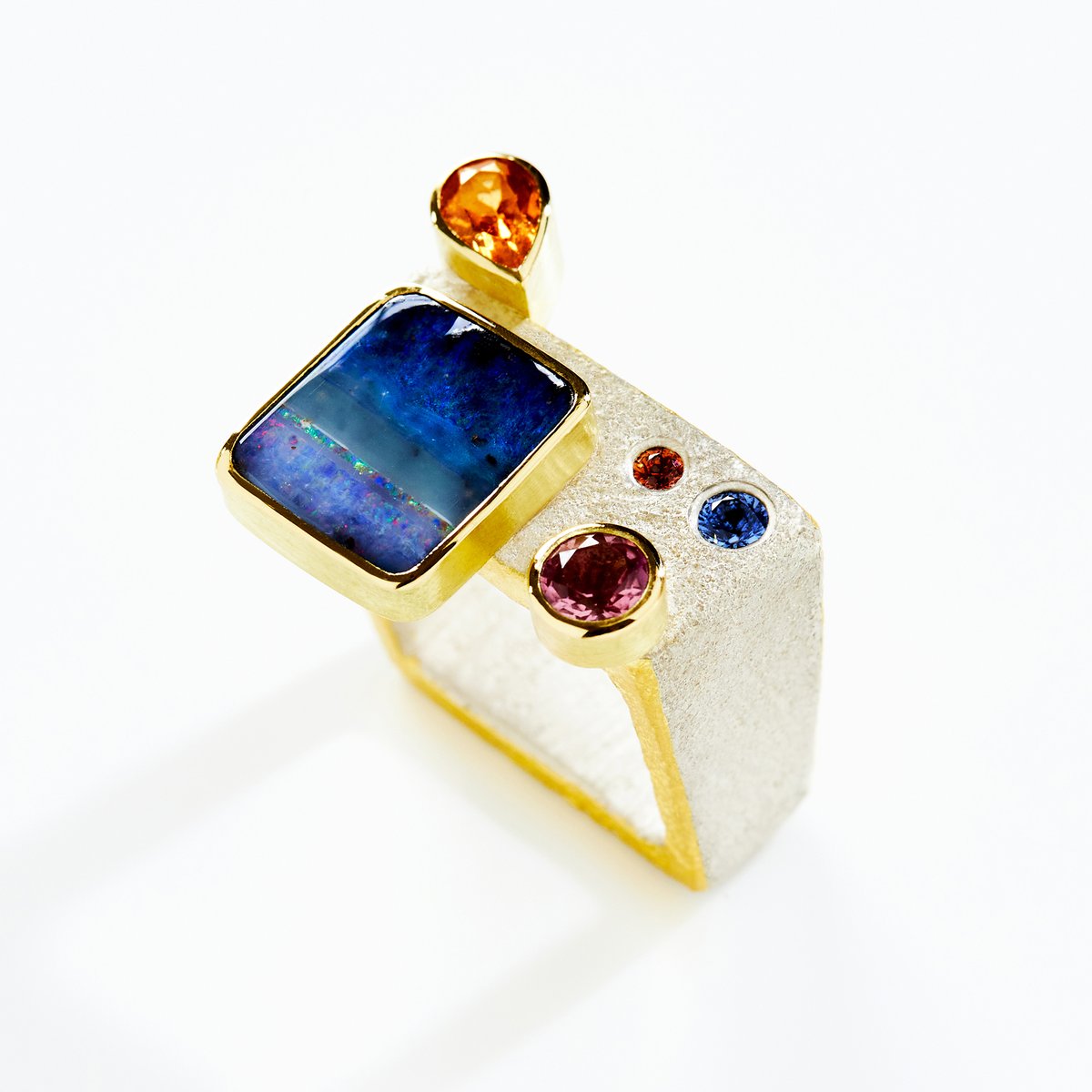 It's Maker Monday again and today we're featuring a jeweller exhibiting at our Desire Jewellery & Fair at RHS Garden Wisley from 8-12 November.  @tanjauf designs and creates Individual silver and gold jewellery with unusual gemstones.  #MakerMonday #MondayMaker