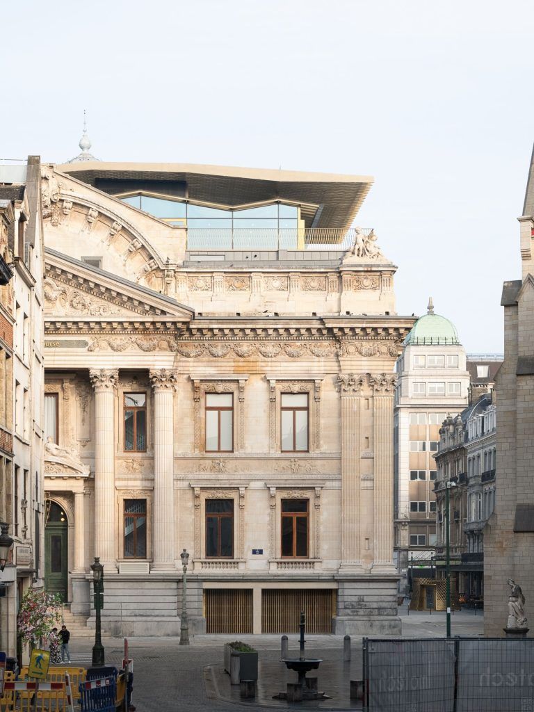 afasiaarq's tweet photo. #Robbrecht en Daem . Popoff . Bureau d’Etudes https://t.co/T3DGQQwIIb | posted by afasia | daily entries on contemporary art and architecture #afasiaarchzine #afasiaarq |
BeursBourse . Brussels Robbrecht en Daem architecten . Popoff architectes . Bur… https://t.co/LqqFTa8q61