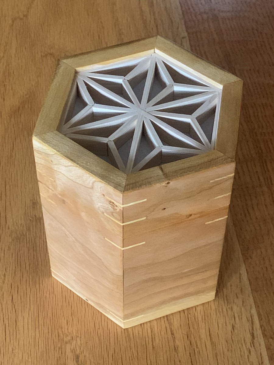 TimberTectonics's tweet image. I used the small kumiko hexagon in a tall box.  I’m thinking it will work great for loose leaf tea, though I’ll have to make a wooden scoop.

Made from hinoki (Japanese Cypress) and American cherry. #woodworking