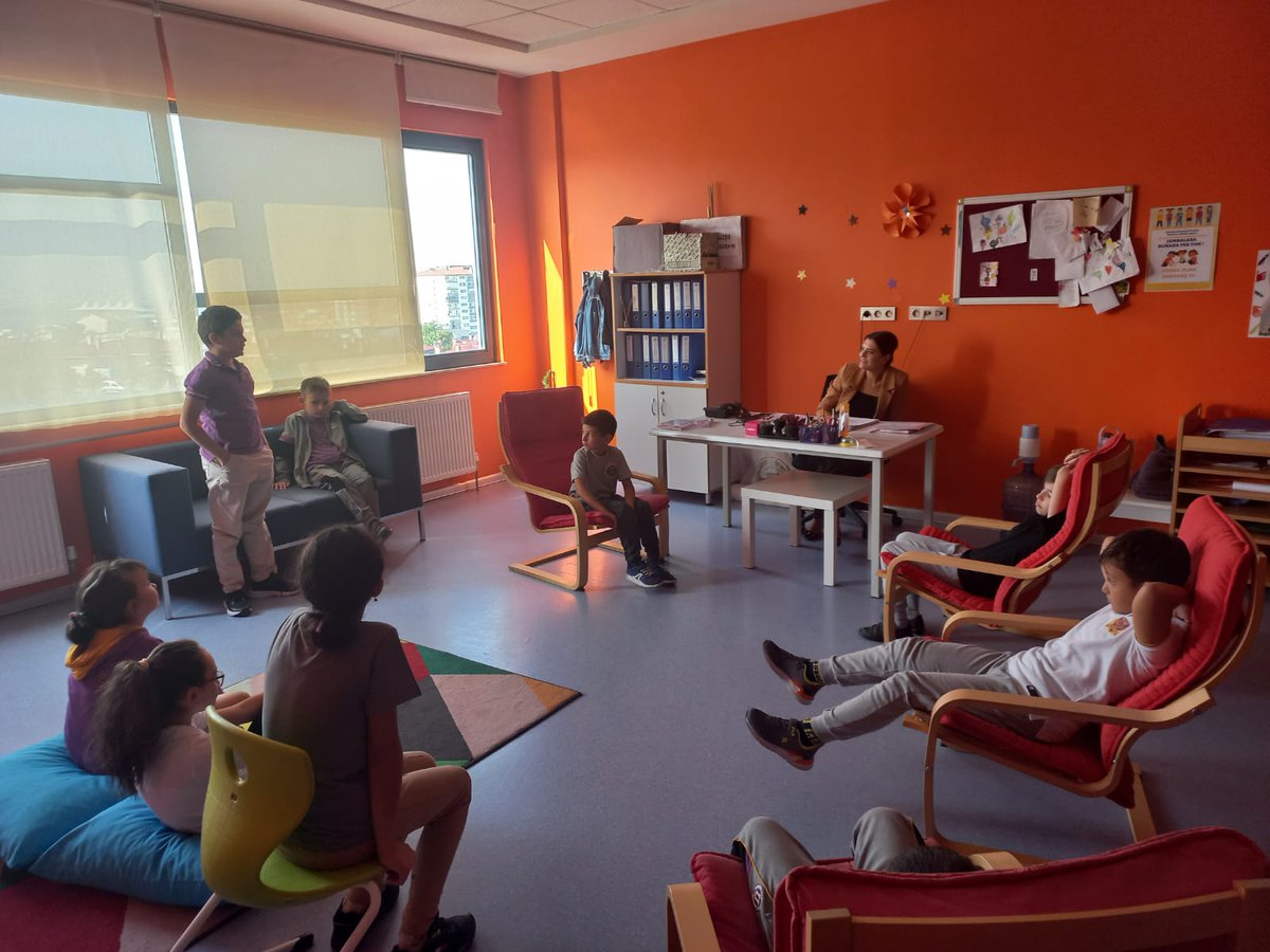 İlkokul Tigers Club Okul Başkan ve Başkan Yardımcısı için seçim çalışmalarına start verildi!!!
İlkokul PDR Birimimiz ve Okul Müdürümüz Seda Karabağ seçilen sınıf temsilcilerimiz ile Demokrasi bilincinin hakim olduğu toplantımız gerçekleştirildi.
#ugurluolmak