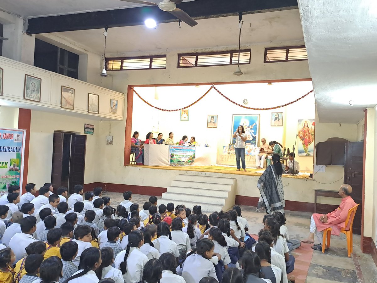 sangeeta_angom's tweet photo. In celebration of #NationalWildlifeWeek2023 (October 2nd-8th), WII-NMCG Team, in collaboration with  Women Empowerment Welfare Society, organized a biodiversity awareness program through various outdoor activities at Saraswati Shishu Mandir, LajpatNagar, Kanpur, Uttar Pradesh. https://t.co/d0RZR9MoNr