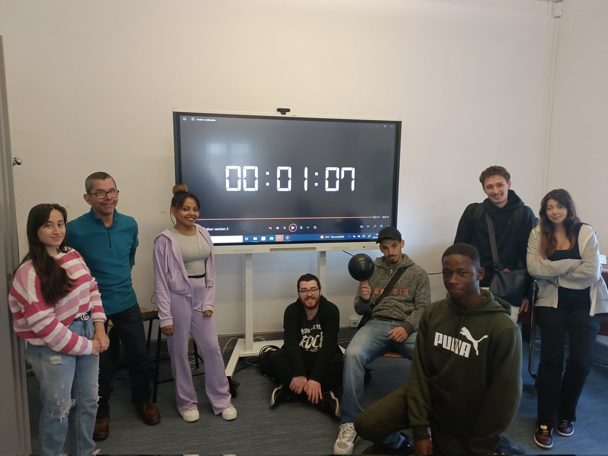 E2C68 tweet media