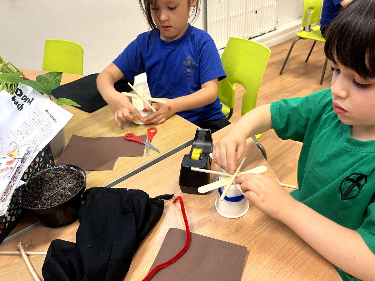 Our brand new Little Engineers in Ealing got started with some creative flying machines last week. They did a great job! #Ealingschools