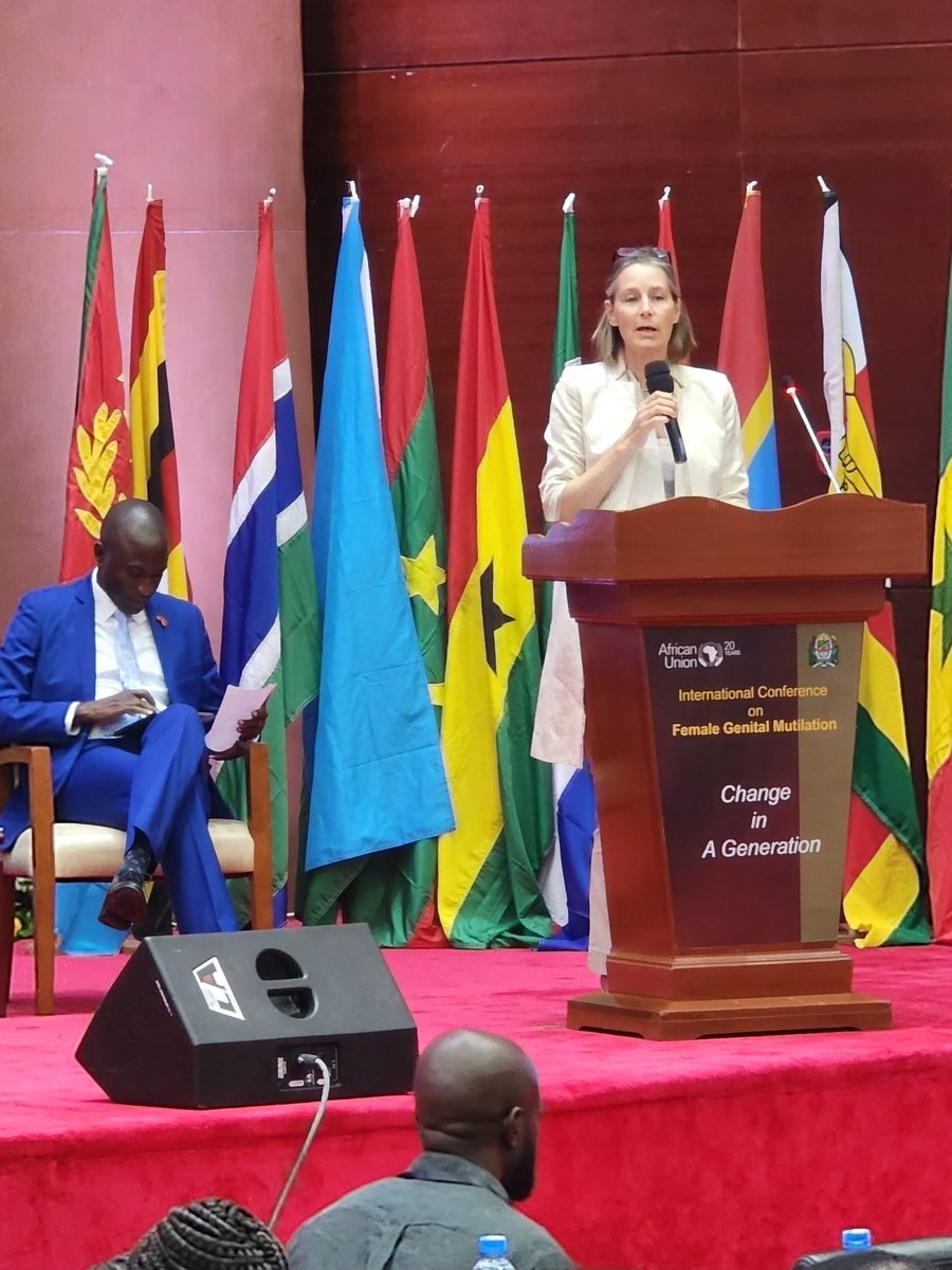 EvanceMori's tweet photo. Thé 2nd International Conference on Female Genital Mutilation in 🇹🇿. Change in a generation. It begins with me. And you. And us all 👊🏾💪🏾 @UNICEFTanzania https://t.co/6MkShEGFNi