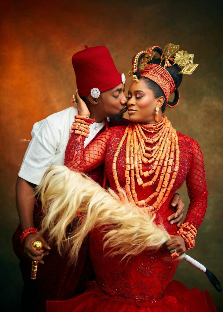 BellaNaijaWed's tweet photo. A Friend Shared Lesoda’s Contact With Bruno – Enjoy the #LBForever Edo-Igbo Trad! https://t.co/u4KaH2TVO6 https://t.co/Z5tltBahsF