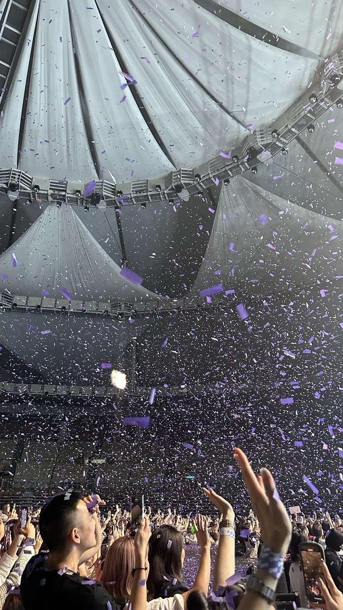 fat_fish81's tweet photo. 想找一起去柬埔寨看BW演唱會 坐車的姐妹👭～～～
大家有買到票了嗎??? https://t.co/VXYFnOiBUc