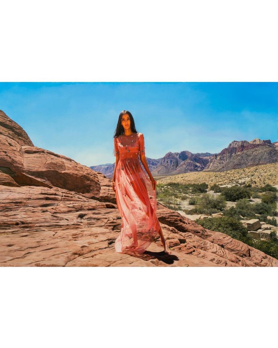 museum_bihar's tweet photo. #ExhibitionsAtBMB2023 #InAnotherGreen

Yigal Ozeri, born in Israel in 1958 lives and works out of New York. He is celebrated for his large-scale cinematic portraits of distinctive young women in rich prodigious landscapes. Hypereal figurative images which document contemporary life are his hallmark. Ozeri draws inspiration from the Pre-Raphaelite aesthetics, where a realistic depiction and a sharp and brilliant lighting, near perfect photographic depiction of minute details is what Ozeri infuses his paintings, giving it an ethereal and uninhibited sensibility.

His signature style is one of hyper reality. In the first glance the paintings look like photographs. However, when observed closely they are not photographs but are detailed oil paintings. The technique of oil painting has been mastered to a magnificent level. Yet another trademark of his work is the play of light which falls on the hair of his protagonists/models. The paintings display his vision, and his passionate affair with painting natural scenes of life and nature.

The exhibition is on view till 15th October, 2023 at the Bihar Museum, Patna.

#BiharMuseumBiennale #BMB2023 #MuseumBiennale #BiharMuseum #MuseumsOfTheWorld #IndianMuseum #Biennale #InAnotherGreen #Israel #IsraeliArt #LeorGrady #JosephDadoune #YigalOzieri