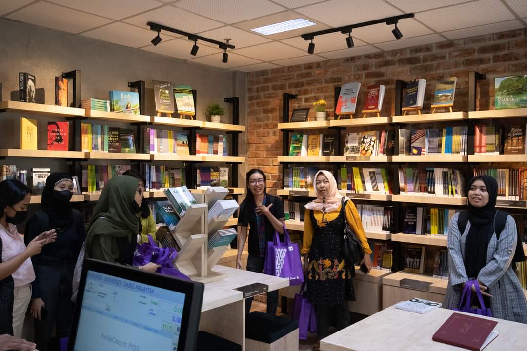 PenerbitUSM's tweet photo. USAH KEDEKUT DENGAN ILMU

Ilmu yang baik adalah pengetahuan yang sentiasa dikongsi, dibincangkan dari pelbagai perspektif dan melibatkan pelbagai pihak.  

Ilmu akan sentiasa bercambah apabila ia terbuka kepada penelitian, perdebatan dan kerjasama. https://t.co/O6ZNi72kdR
