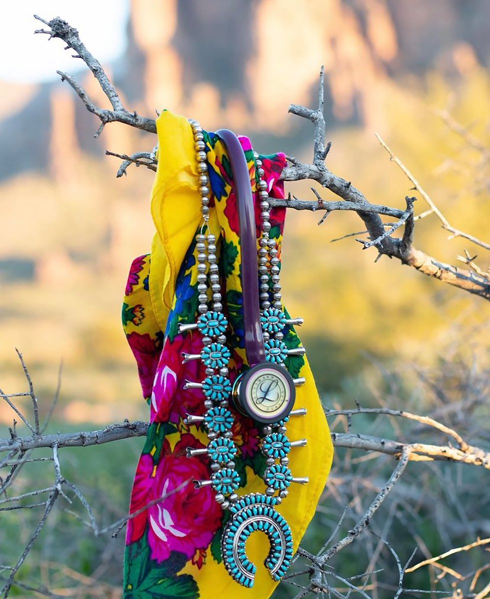 chamberlainedu's tweet photo. "I knew sticking with my dream career would make my ancestors proud. It's been a long journey, but I wouldn't change it for anything. I now join the 1% of Native American #nurses." #IndigenousPeoplesDay

📸 #ChamberlainGrad Nicole J. (BSN 🎓 April 2023) #NavajoWomen https://t.co/mWNu1ejeCk