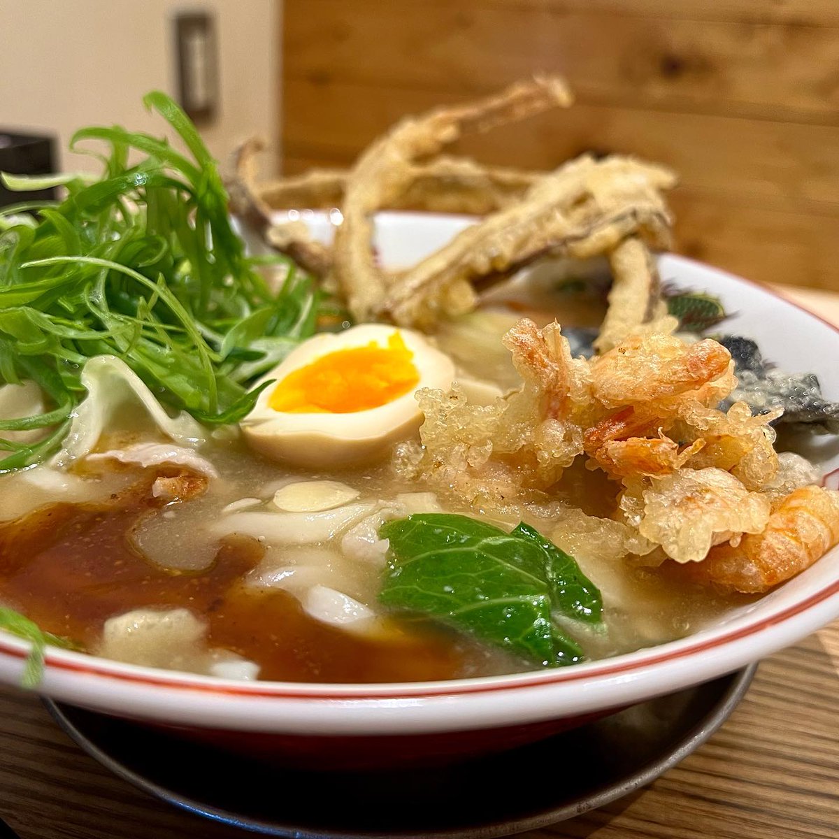 iconah126's tweet photo. これでもかって程のたっぷりの具材にニンニク🧄
食べた後、身体がめっちゃポカポカして元気になった気がする…😆
それにしても相変わらずの人気だなぁ…( ´∀｀)♪♪
#広島グルメ #広島ランチ #グルメ #グルメスタグラム #ランチ #ランチタイム #休日ランチ #平日ランチ #お昼ごはん https://t.co/LSDfMgUDVr