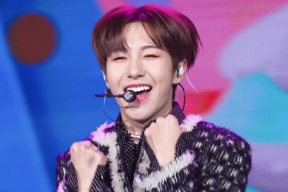 renjuniejunjun's tweet photo. Renjun has one of the loveliest prettiest smiles ever to grace the earth 🫠💛 https://t.co/TDNVAiIcXl