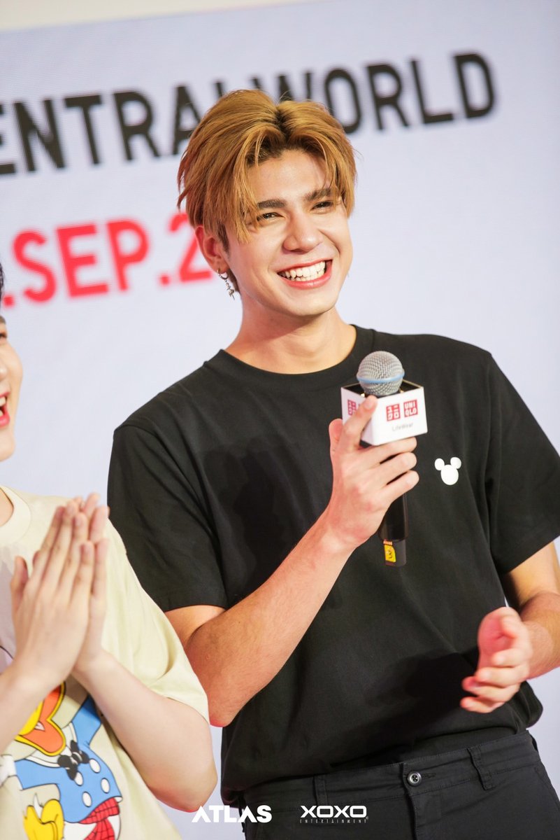 ATLASofficialTH's tweet photo. #ErwinATLAS
#UNIQLOCentralWorldwithATLAS
#ATLASth #ATLAS_th
#UniqloCentralWorld #CelebratingWorldClassYourTimeIsNow #UniqloThailand https://t.co/VEuRmAd9AQ